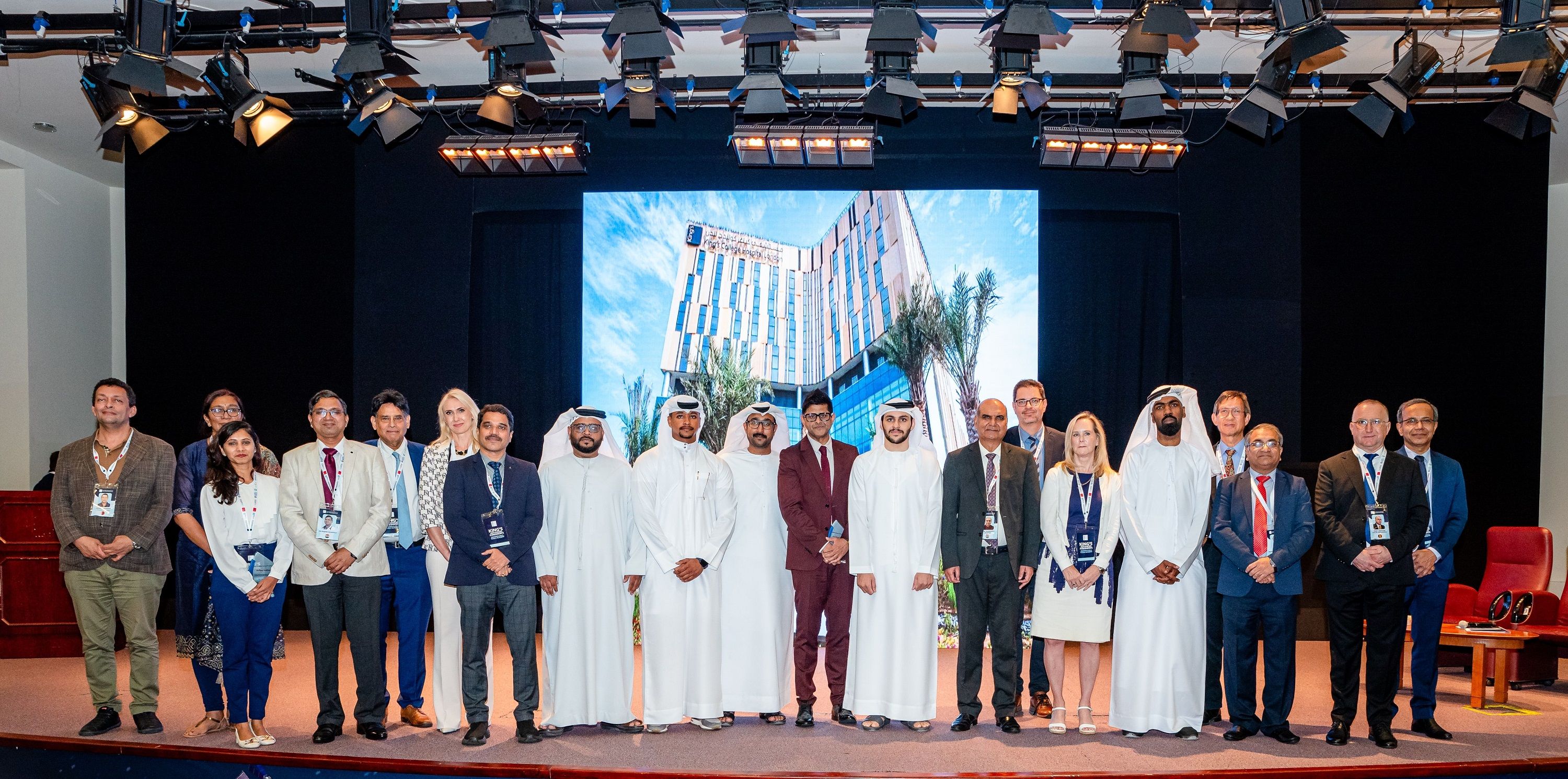 الامارات | افتتاح أول عيادة متنقلة للاستشارات المجانية لمرضى باركنسون في الإمارات