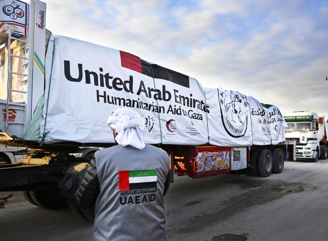الخليج اليوم .. 2.5 مليار درهم مساعدات إماراتية لإغاثة النازحين في غزة