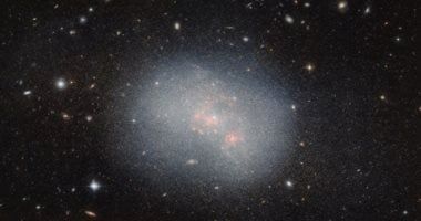 تكنولوجيا: صور تليسكوب هابل الجديدة تظهر زوجا من المجرات القزمة الصغيرة