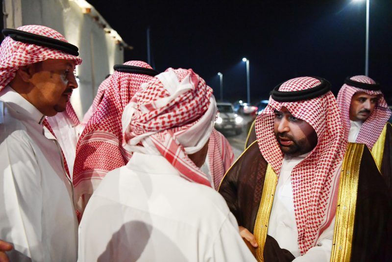 محمد بن عبدالعزيز يعزي ذوي المتوفين في حادثة جسر رديس