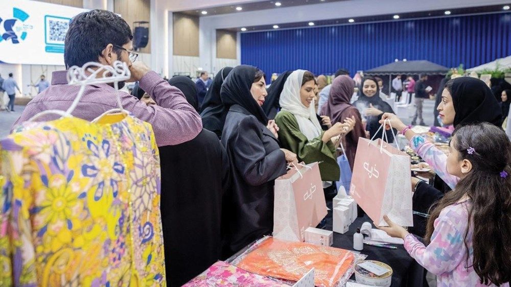 الشيخة فاطمة توجه بإقامة سلسلة معارض للأسر المنتجة