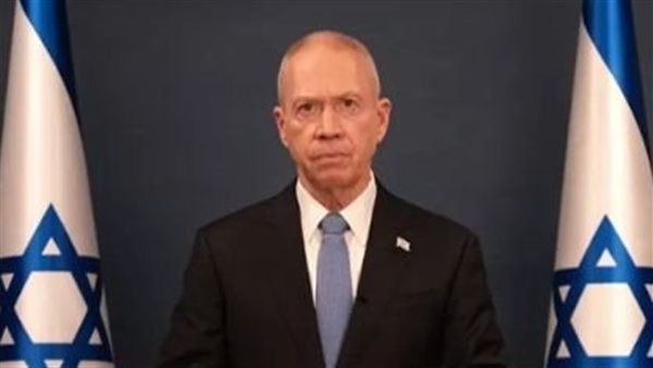 وزير الدفاع الإسرائيلي في رسالة لأهل لبنان: من لعب بالنار يبشر بالدمار