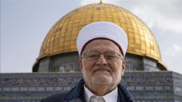 إسرائيل تمنع الشيخ عكرمة صبري من دخول المسجد الأقصى لـ 6 أشهر