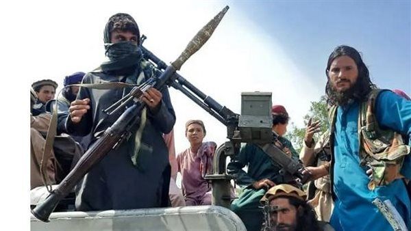 زعيم طالبان يلزم الموظفين الحكوميين بالصلاة في المسجد أو مواجهة عقوبة