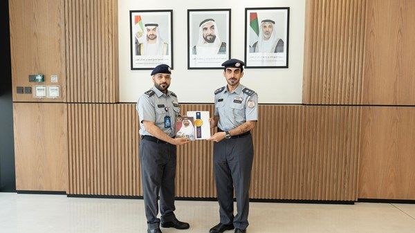 تكريم متحدثي اللغات من الضباط المتميزين في «شرطة أبوظبي»
