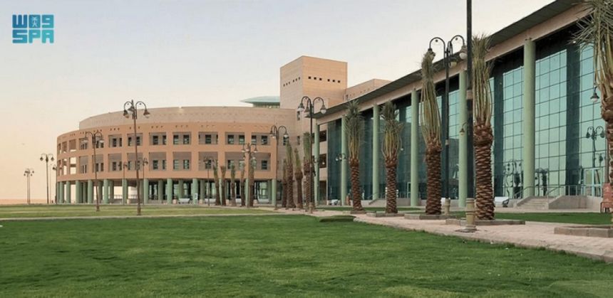 جامعة الحدود الشمالية تعلن فتح القبول للمنح للطلاب غير السعوديين