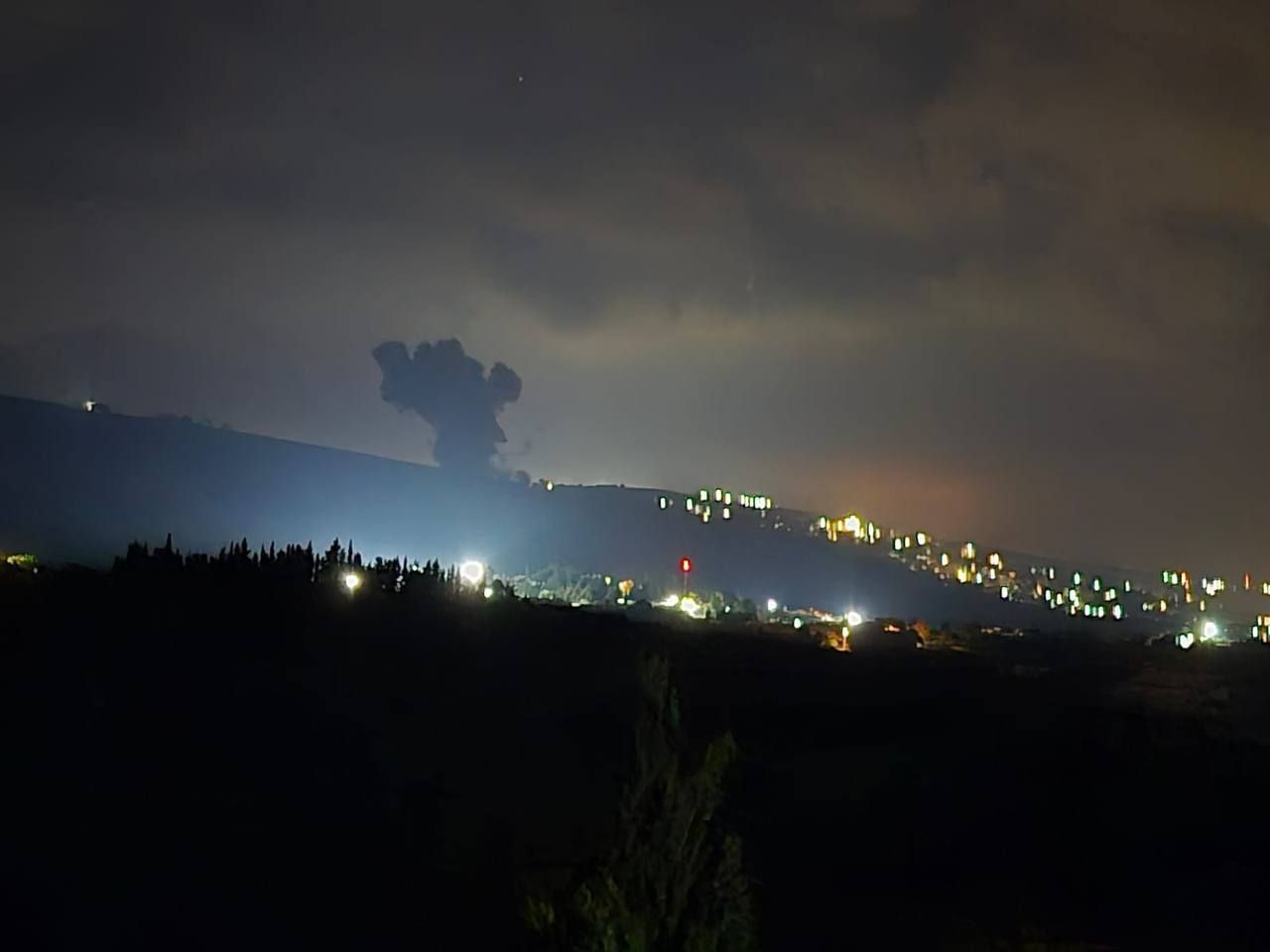 عاجل.. الطيران الإسرائيلي يستهدف بلدة مجدل زون اللبنانية