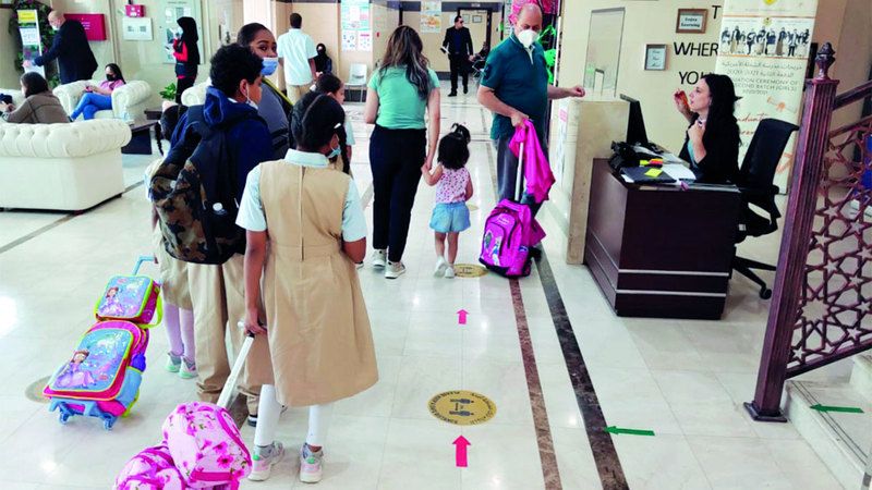 الامارات | أولياء أمور يطالبون الإدارات المدرسية بمرونة في دفع «الرسوم المتغيرة»