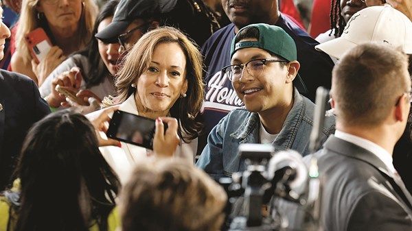 ترامب وهاريس يتسابقان على أصوات «اللاتينيين»