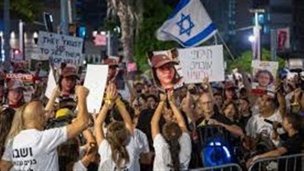 عائلات الرهائن تدعو الحكومة الإسرائيلية لإتمام صفقة الإفراج