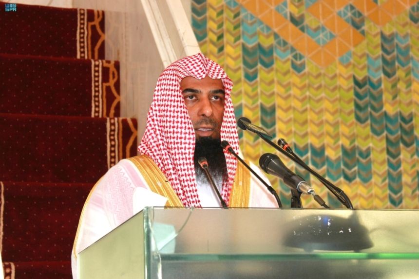 إمام المسجد النبوي يلقي خطبة الجمعة في جامع الملك فيصل بإسلام آباد