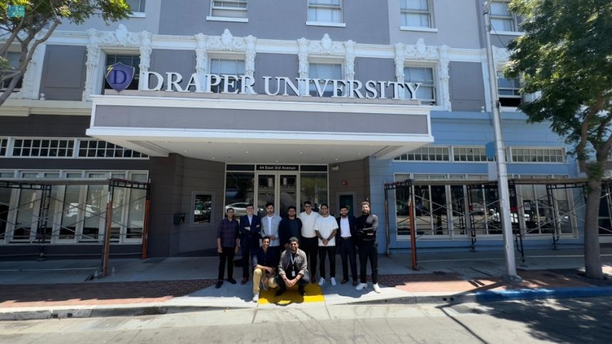 اختتام تدريبين في أمريكا وبريطانيا للفائزين السعوديين بـ"داتاثون البيانات"