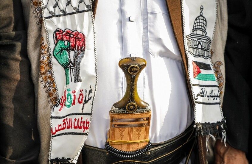 الخليج اليوم .. مستشار سابق في البنتاغون: الحوثيون قتلوا 70 من القوات الخاصة الإسرائيلية والأمريكية بكمين محكم