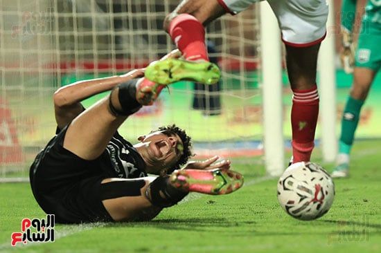 60 دقيقة.. الأهلى متقدم بهدف وطرد لاعب زد على جمال