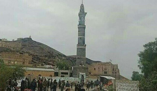 الوساطات التي تدخل بين الحوثي الإيراني وبين اليمنيين تكتسي ثوب الخيانة