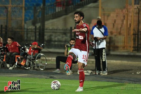 60 دقيقة.. الأهلى متقدم بهدف وطرد لاعب زد على جمال