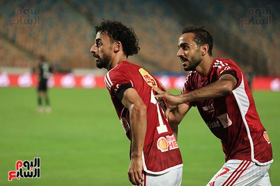 60 دقيقة.. الأهلى متقدم بهدف وطرد لاعب زد على جمال