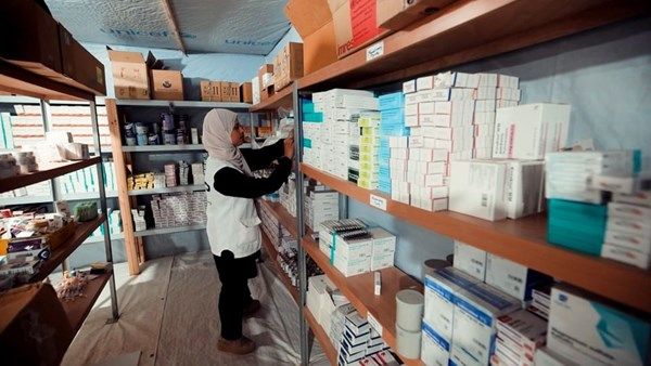 في إطار عملية "الفارس الشهم 3".. تقديم مساعدات طبية وأدوية للمستشفى الميداني البريطاني