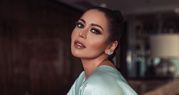 لقاء الخميسي تردّ على قصة اعتداء إبنها عليها وتهدّد