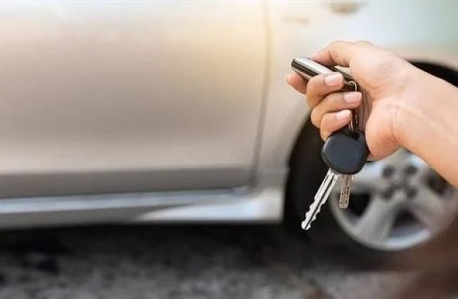 هذا ما يحدث عندما تضع ريموت السيارة في نفس "ميدالية" المفاتيح