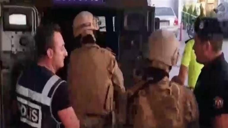 في بث مباشر.. لن تتخيل ما فعله شاب بـ 5 أشخاص في حديقة عامة