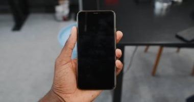 تكنولوجيا: إيه الفرق؟.. تعرف على أبرز الاختلافات بين هاتف iPhone 11 وPixel 8 Pro