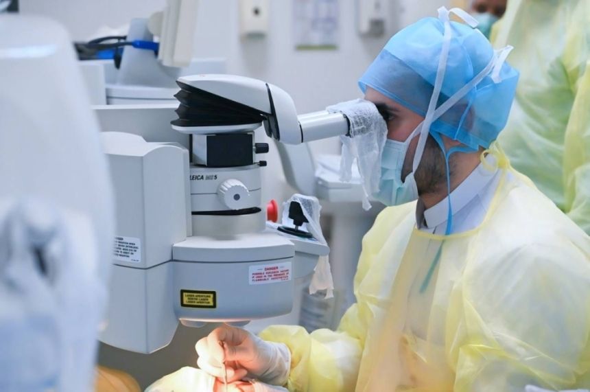 لأول مرة بالمدينة المنورة.. نجاح  زراعة قرنية صناعية دائمة