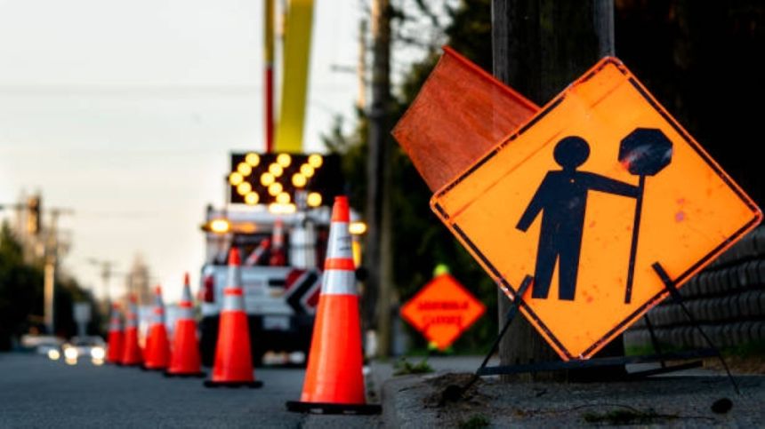 أمير الرياض: محاور الطرق الرئيسة والدائرية ستعزز استدامة النقل بالعاصمة