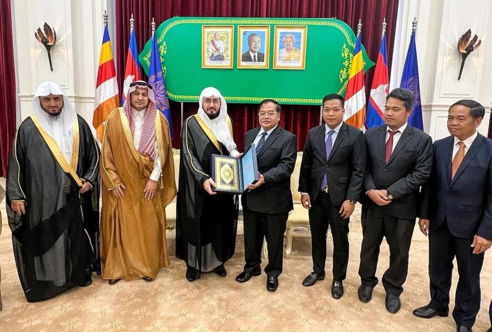 كمبوديا.. الوزير الأول يشيد باهتمام المملكة بشؤون كل المسلمين في العالم