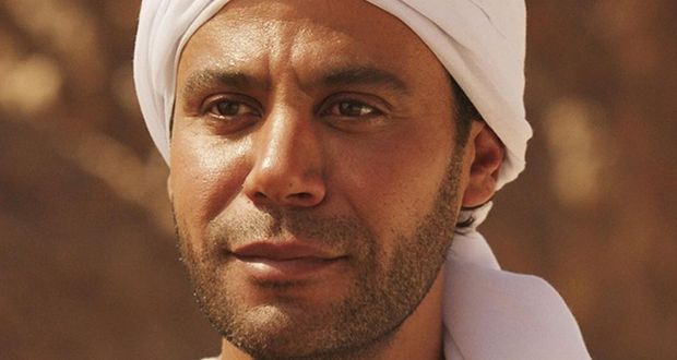 محمد إمام يحتفل بإيرادات “اللعب مع العيال”: “لسّه مكملين”