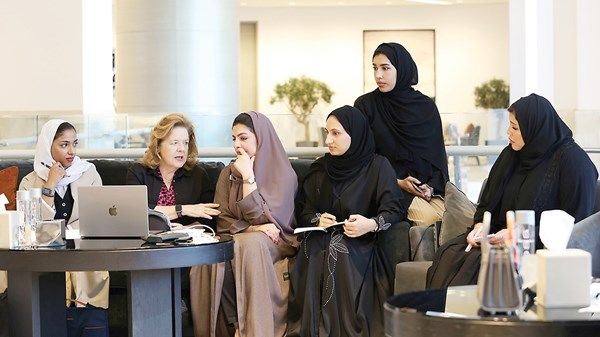 «تنافسية الكوادر الإماراتية» يفتح التسجيل لـ«قيادات نافس»