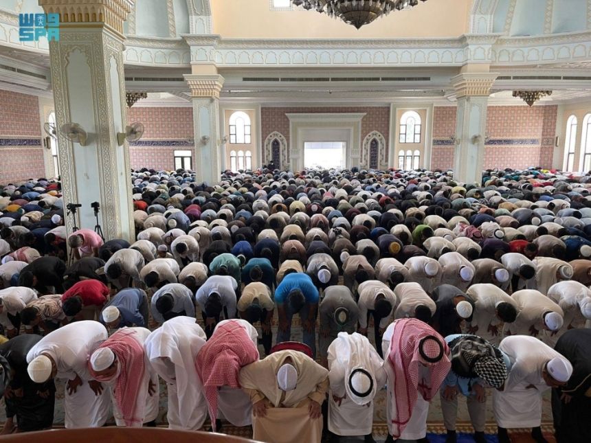 إمام المسجد الحرام من جامع السركال بكمبوديا: الإسلام أكبر نعمة من الله