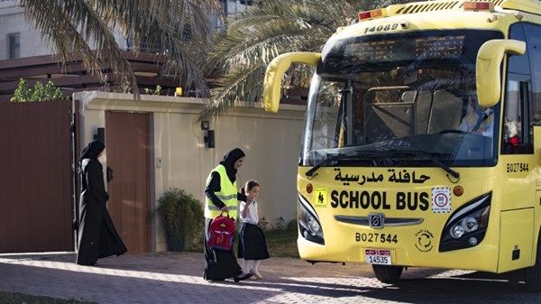 «مواصلات الإمارات» تكمل استعدادها لنقل 181 ألف طالب وطالبة