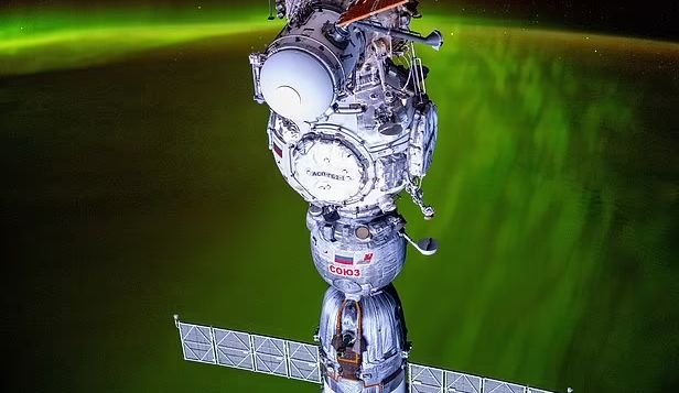 تكنولوجيا: شاهد الأضواء الشمالية من الفضاء.. ناسا تنشر صورا جديدة للشفق القطبى