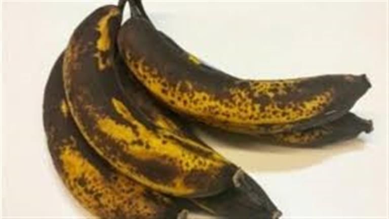 هذا ما يحدث لكبدك وقلبك عند تناول الموز الأسود.. مفاجأة