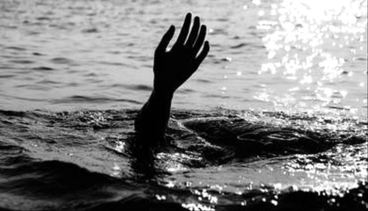 انقاذ بحار بعد 5 ساعات من سقوطه في مياه البحر