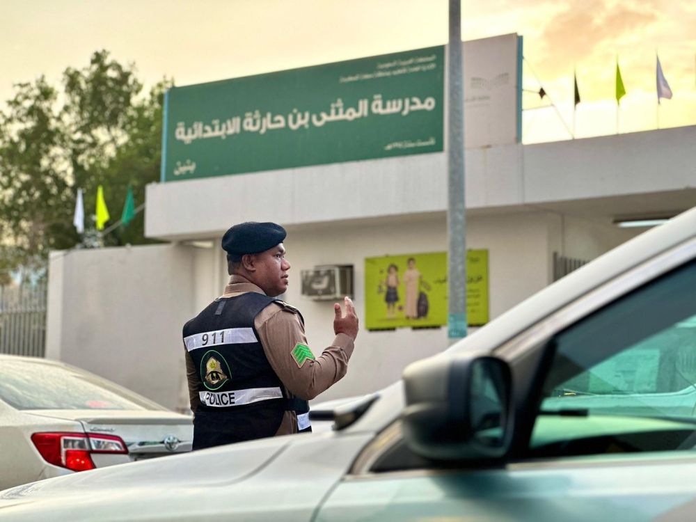 "المرور" يحذر قائدي المركبات من الإسراع أمام المباني التعليمية