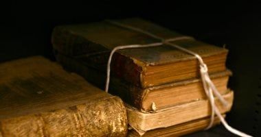 تكنولوجيا: احذر.. قراءة الكتب القديمة قد تصيبك بالأمراض