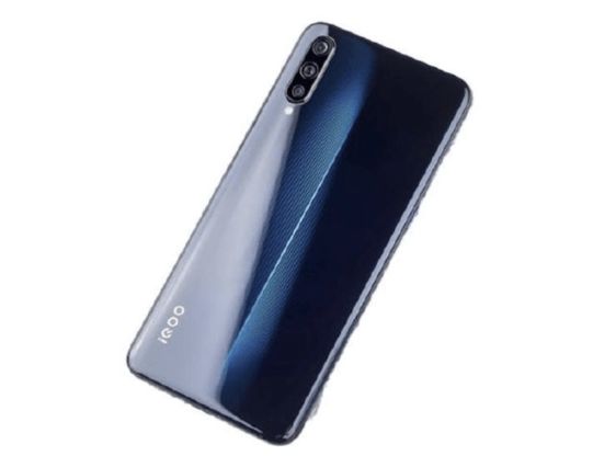 تكنولوجيا: توقعات بدعم iQOO 13 بتصميم يتضمن شريط مضيء في الغطاء الخلفي