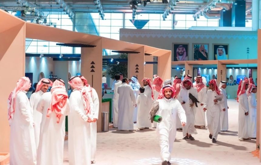 الرياض.. صقور "ستيرن فالكون" النمساوية تثري المزاد الدولي