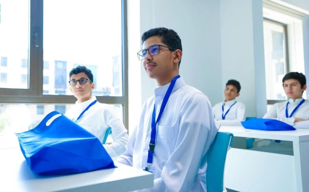 بالشراكة مع "التعليم".. أكاديمية طويق تطلق مدرسة "الموهوبين التقنية الثانوية"