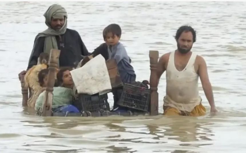 عشرات القتلى.. فيضانات تجتاح باكستان لم يشهد مثيلها منذ 7 عقود