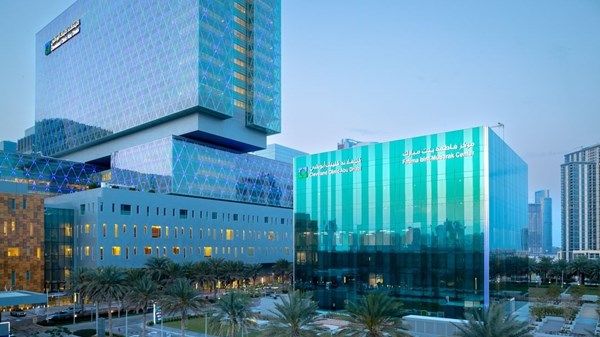 «كليفلاند كلينك أبوظبي» يجري أول عملية زراعة كلى باستخدام الروبوت