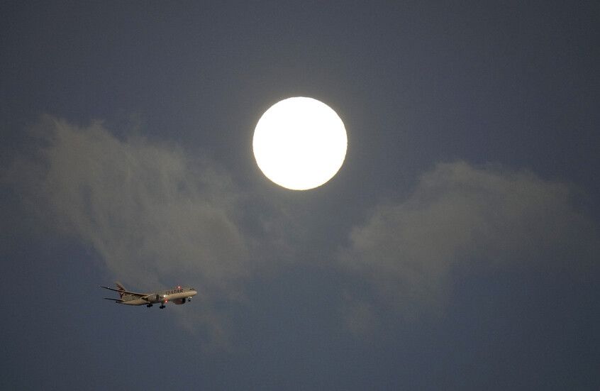 الخليج اليوم .. الخطوط الجوية القطرية تستحوذ على حصة 25% في شركة الطيران الإفريقية الخاصة "إير لينك"