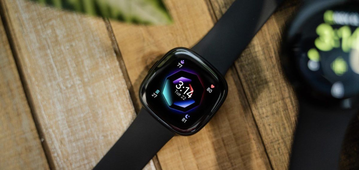 تكنولوجيا: جوجل تقول إنها لن تصنع المزيد من ساعات Fitbit الذكية