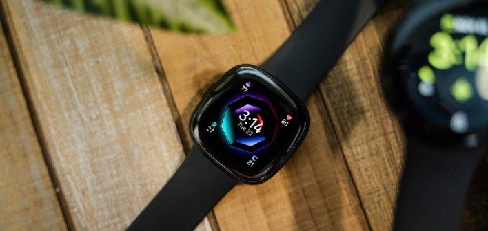 تكنولوجيا: جوجل تقول إنها لن تصنع المزيد من ساعات Fitbit الذكية