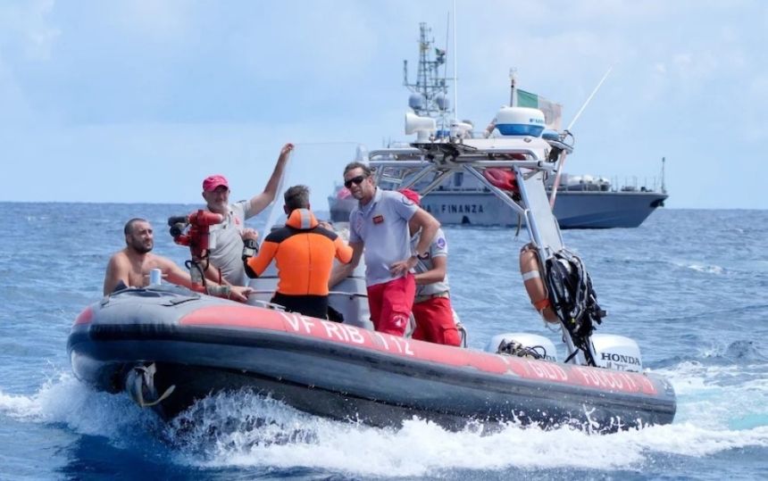 انتشال جثمان مايك لينش من اليخت الغارق قبالة إيطاليا