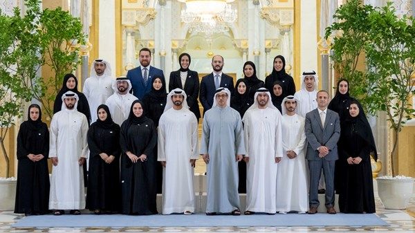 منصور بن زايد يطلع على أهم مبادرات مجلس تنافسية الكوادر الإماراتية