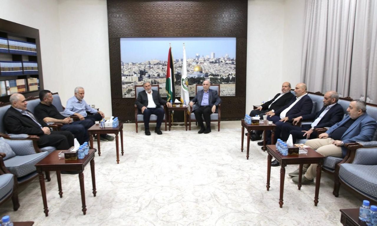 درويش وزياد النخالة يبحثان التطورات السياسية والميدانية