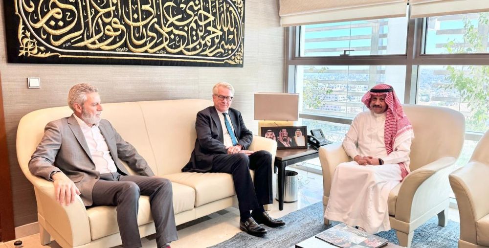 السفير لدى الأردن يبحث إيصال المساعدات لغزة مع منسق الأمم المتحدة للسلام